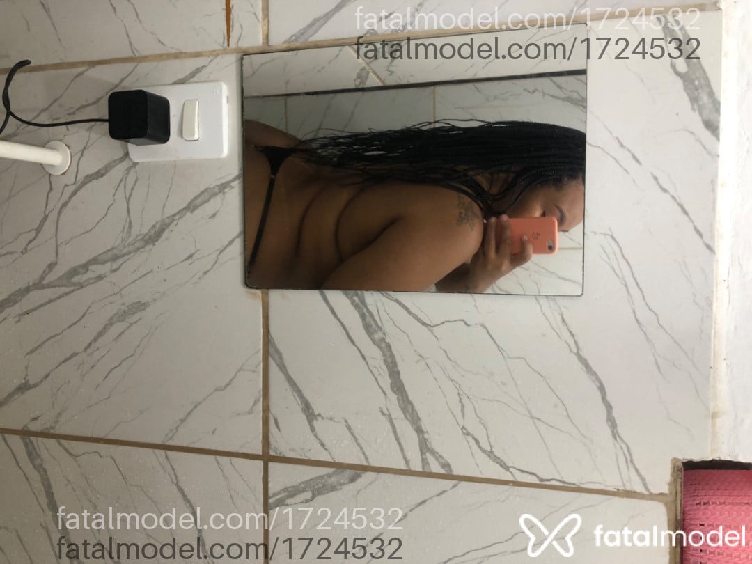Acompanhante mulher com cabelo castanho de olhos castanhos em Campinas - Agatha