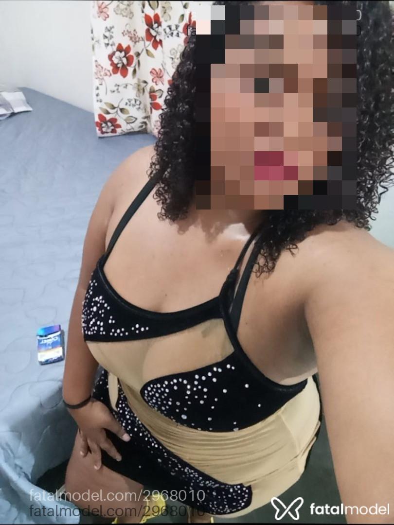 Acompanhante mulher morena (o) de olhos mel - Morena Acompanhante mulher morena (o) de olhos mel - Morena
