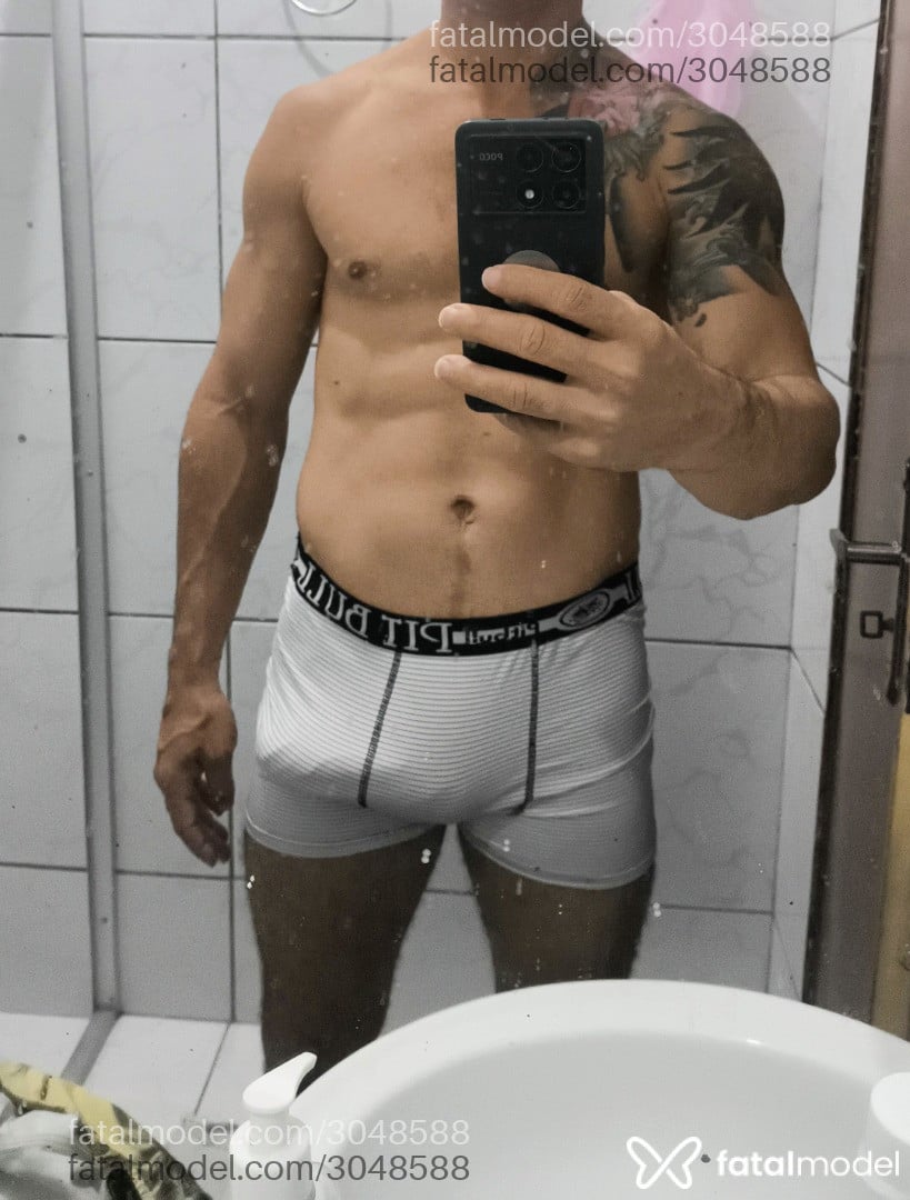 Acompanhante homem com cabelo castanho de olhos castanhos em João Pessoa - Ricardo