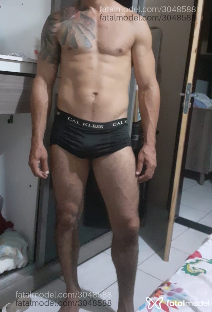 Acompanhante homem com cabelo castanho de olhos castanhos em João Pessoa - Ricardo