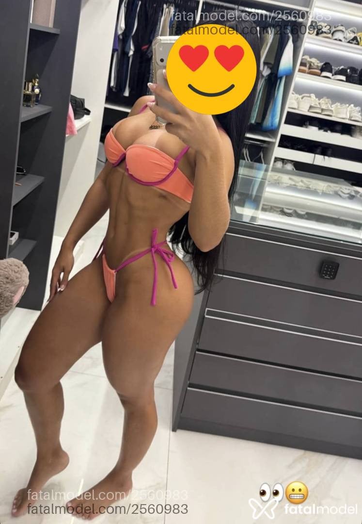 Acompanhante mulher com cabelo castanho de olhos mel em Araraquara - Raissa Costa