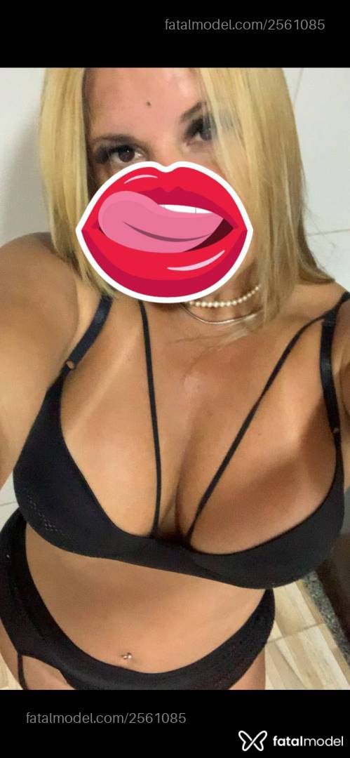 Acompanhante mulher loira (o) de olhos castanhos - Thainá Santana