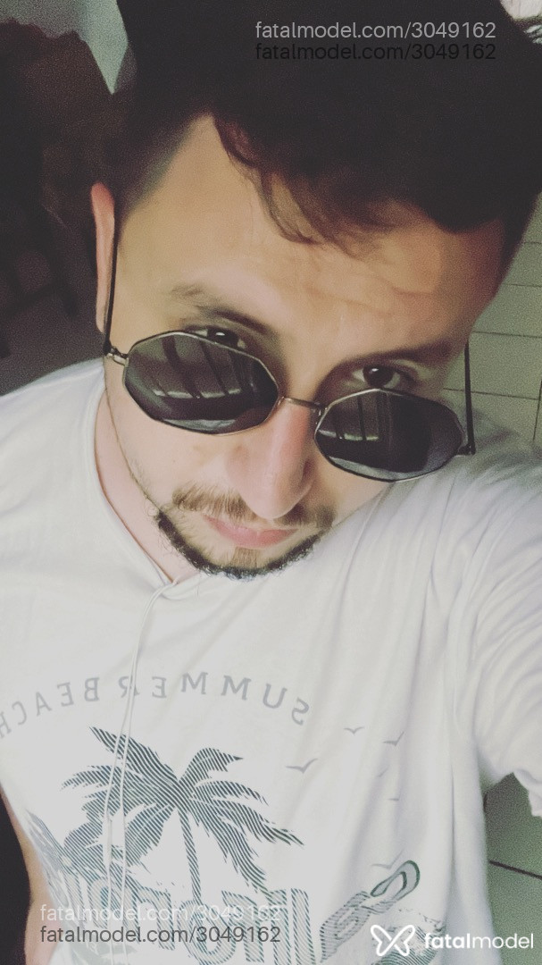 Acompanhante homem com cabelo castanho de olhos castanhos em Virtual Acompanhante homem com cabelo castanho de olhos castanhos em Virtual - Guilherme Ferreira