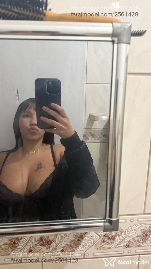 Acompanhante mulher ruiva (o) de olhos pretos em Guaratuba - Anajulia