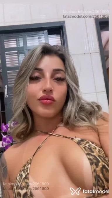 Acompanhante mulher loira (o) de olhos castanhos em Araraquara - Julia