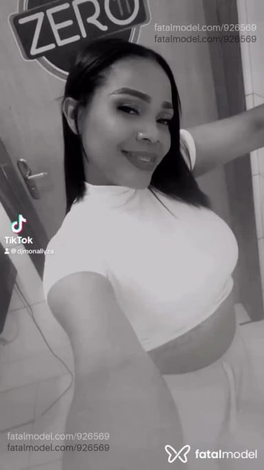 Acompanhante mulher morena (o) de olhos pretos em Sarandi - Monallyza Lyzary