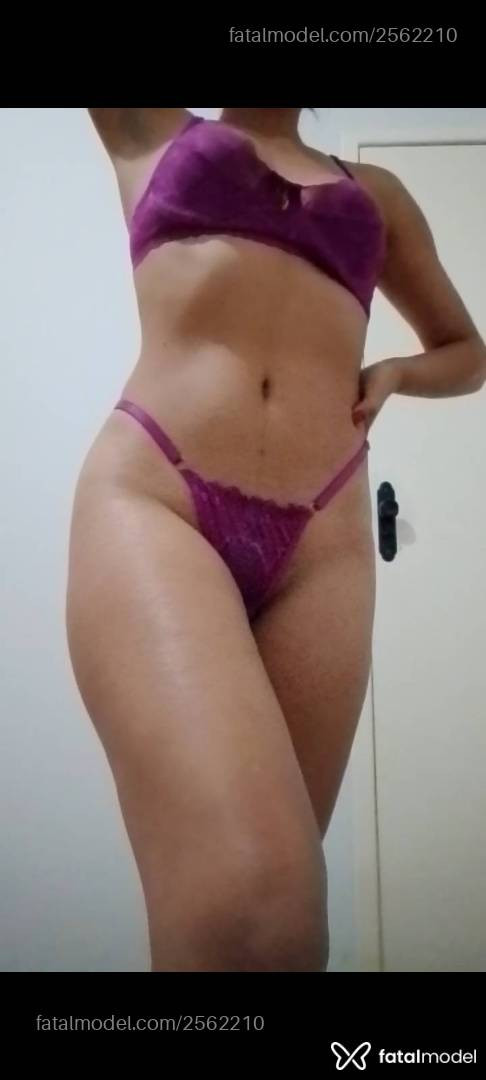 Acompanhante mulher com cabelo castanho de olhos castanhos - Ana Paula Acompanhante mulher com cabelo castanho de olhos castanhos - Ana Paula