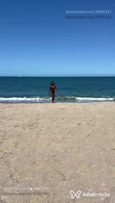 Acompanhante mulher com cabelo castanho de olhos castanhos em Florianópolis - Lina Brito