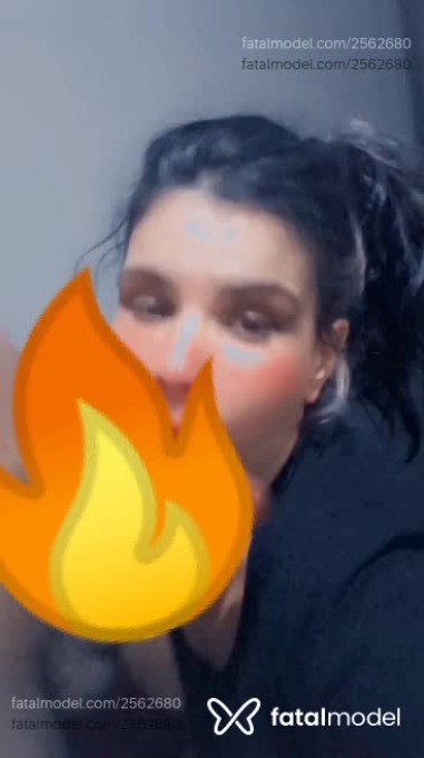 Acompanhante mulher com cabelo castanho de olhos castanhos em Virtual Acompanhante mulher com cabelo castanho de olhos castanhos em Virtual - Maxine