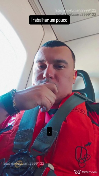 Acompanhante homem com cabelo castanho de olhos castanhos em Rio de Janeiro Acompanhante homem com cabelo castanho de olhos castanhos em Rio de Janeiro - Spider