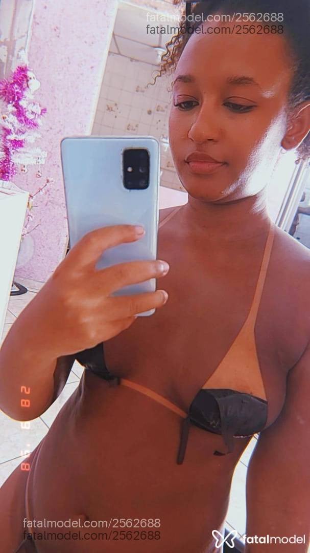 Acompanhante mulher com cabelo castanho de olhos mel em Rio de Janeiro - Seubombom