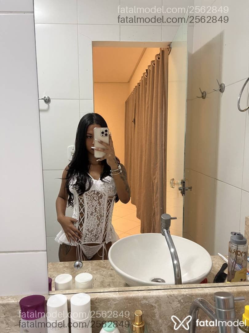 Acompanhante mulher morena (o) de olhos castanhos - Nicki Lacerda