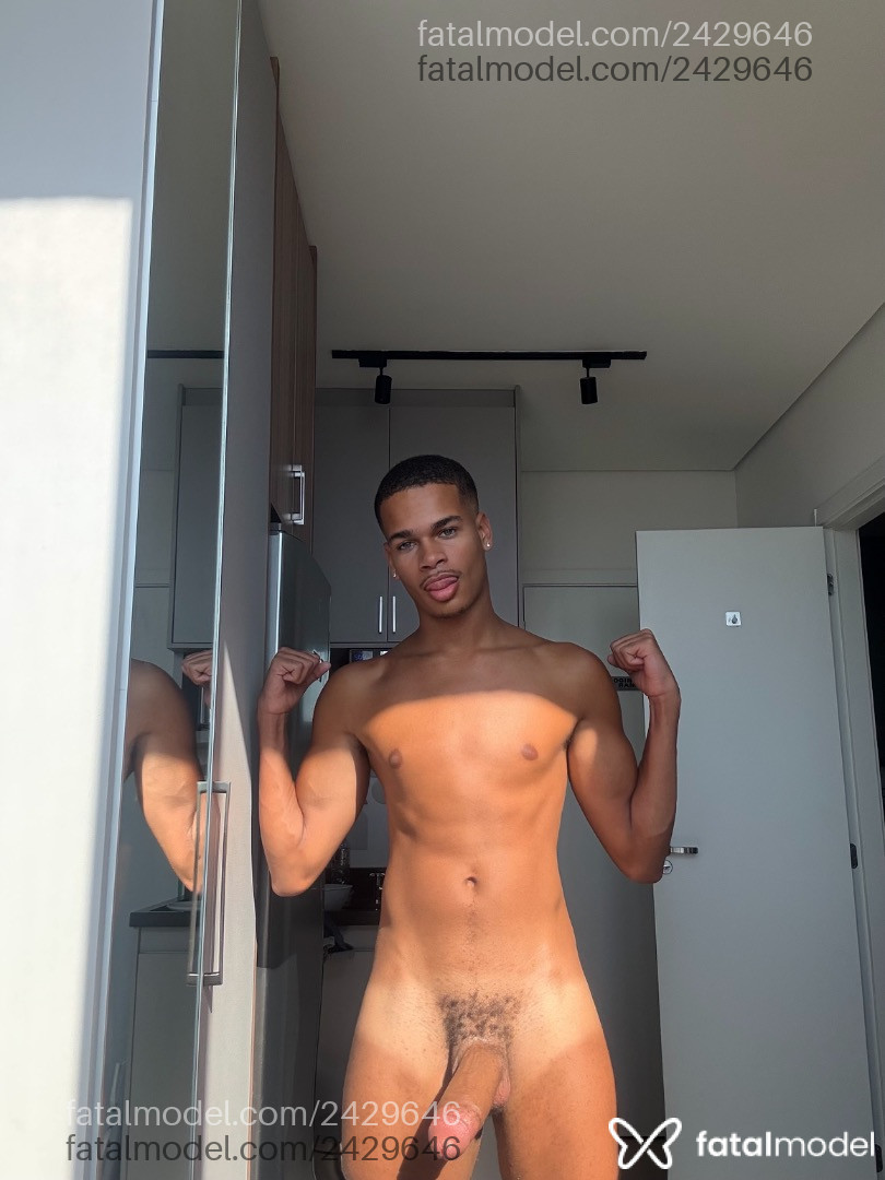 Acompanhante homem morena (o) de olhos azuis em Rio de Janeiro - Leoncarioca
