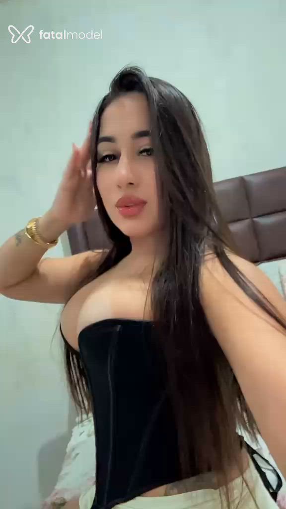 Acompanhante mulher com cabelo castanho de olhos pretos em Araguaína - Mel Nogueira