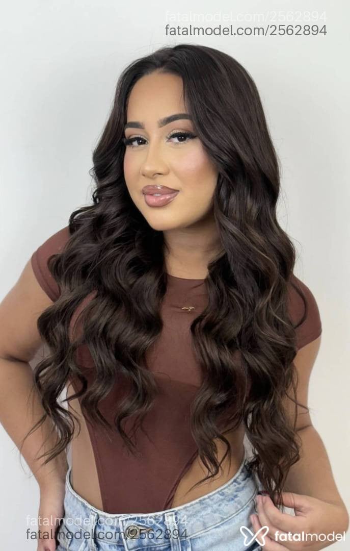 Acompanhante mulher com cabelo castanho de olhos pretos em Araguaína - Mel Nogueira