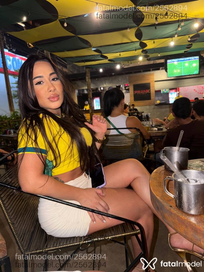 Acompanhante mulher com cabelo castanho de olhos pretos em Araguaína - Mel Nogueira