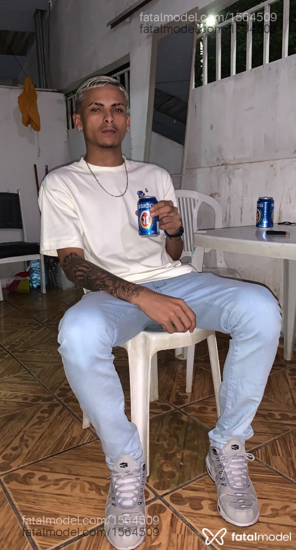 Acompanhante homem morena (o) de olhos castanhos - Karlos Acompanhante homem morena (o) de olhos castanhos - Karlos