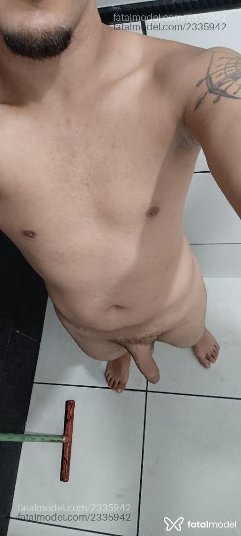 Acompanhante homem com cabelo castanho de olhos verdes em Patos de Minas Acompanhante homem com cabelo castanho de olhos verdes em Patos de Minas - Silva