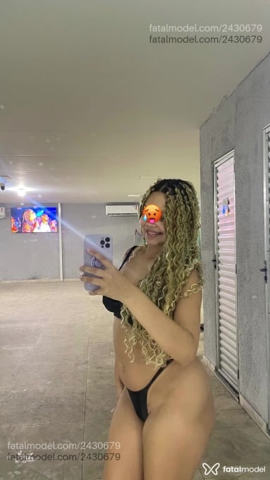 Acompanhante mulher morena (o) de olhos castanhos em Niterói Acompanhante mulher morena (o) de olhos castanhos em Niterói - Clara