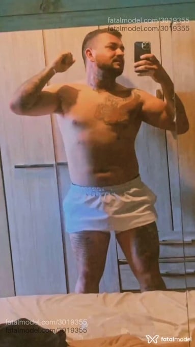 Acompanhante homem com cabelo grisalho de olhos mel em Cachoeirinha - Rodrigo