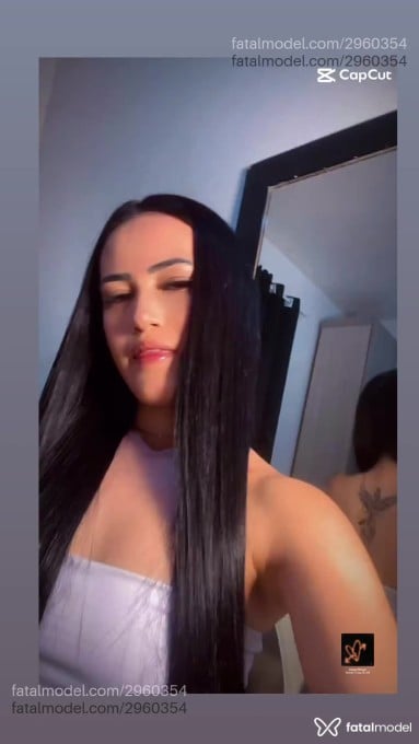 Acompanhante mulher morena (o) de olhos pretos - Liz Lili