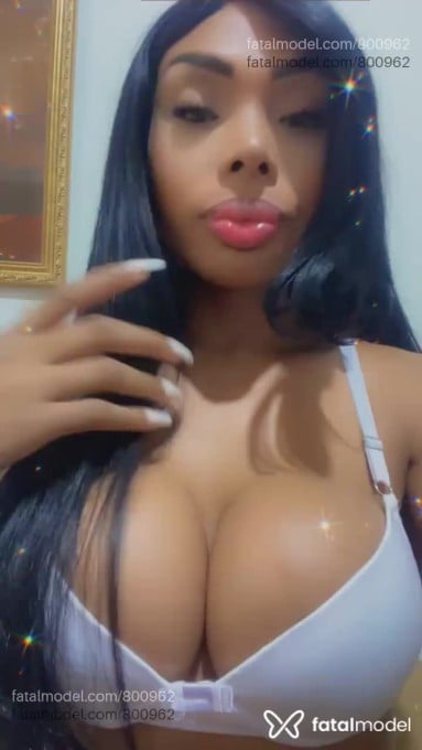 Acompanhante travesti morena (o) de olhos castanhos em São Carlos - Naomi princy