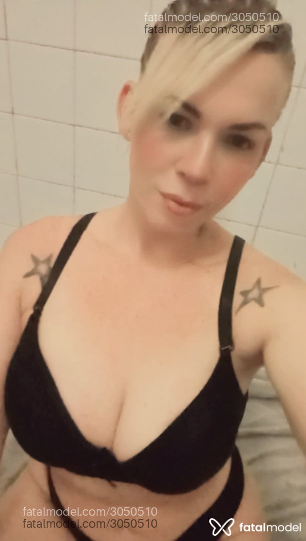 Acompanhante mulher trans loira (o) de olhos castanhos em Francisco Morato - Gabrielly