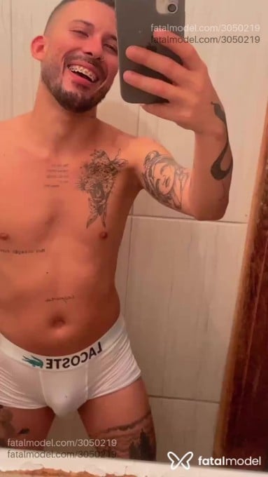 Acompanhante homem com cabelo castanho de olhos castanhos em Muriaé - Henrique