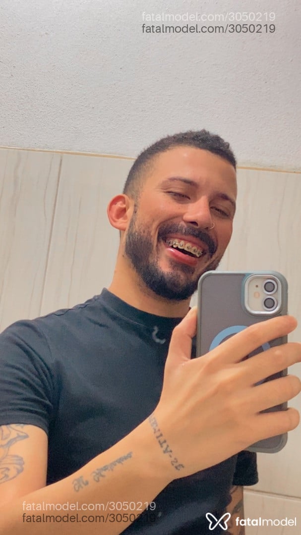 Acompanhante homem com cabelo castanho de olhos castanhos em Muriaé - Henrique
