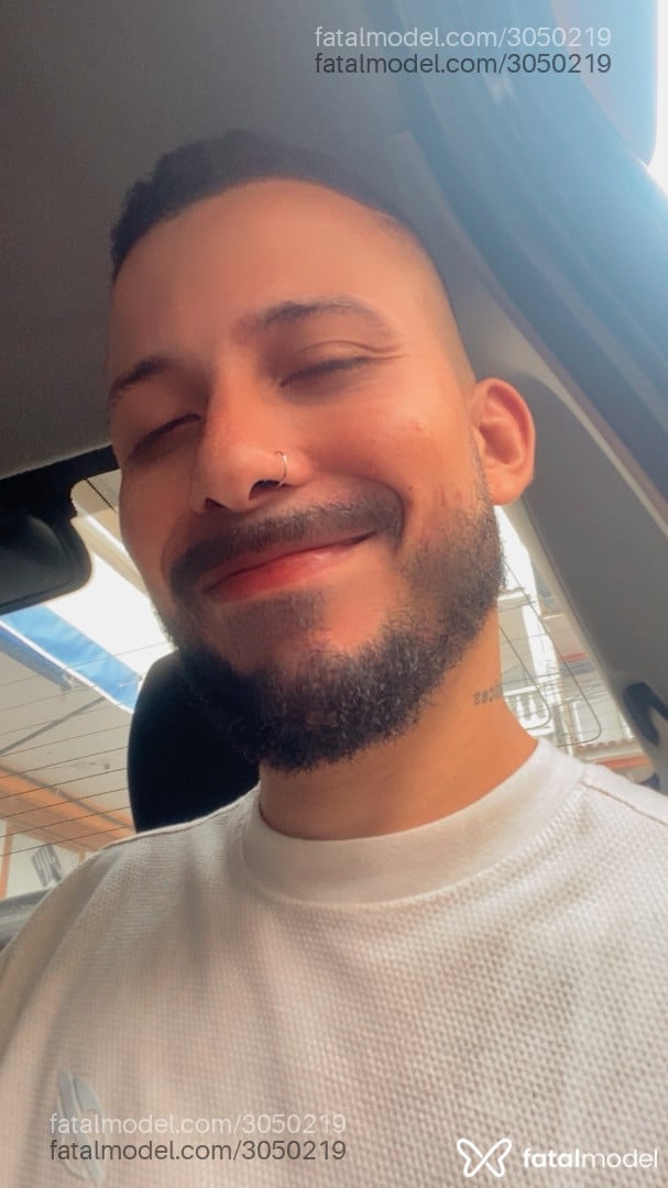 Acompanhante homem com cabelo castanho de olhos castanhos em Muriaé - Henrique