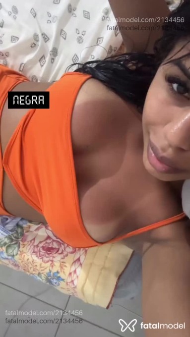 Acompanhante mulher morena (o) de olhos pretos - Sibele Vieira