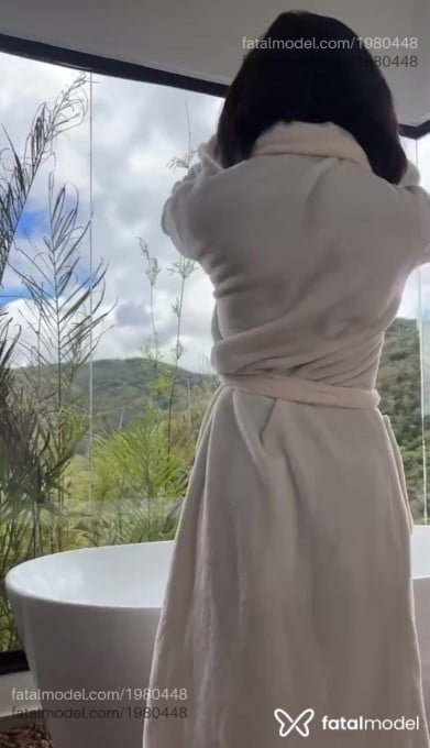 Acompanhante mulher com cabelo castanho de olhos castanhos - Yasmin