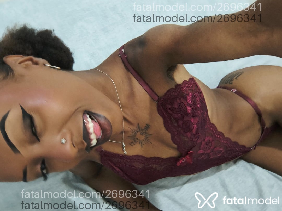 Acompanhante mulher com cabelo castanho de olhos castanhos em Florianópolis - Lina Brito