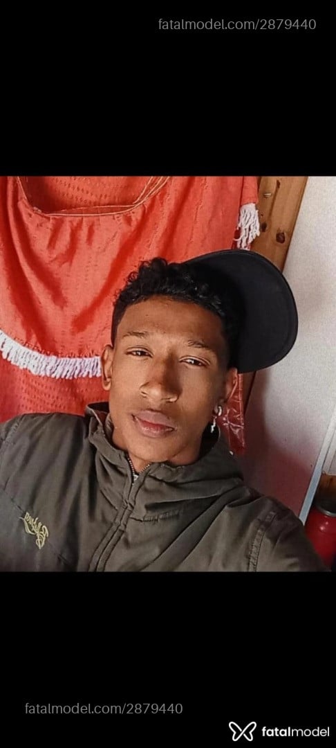 Acompanhante homem morena (o) de olhos castanhos em Porto Alegre - Kauazin