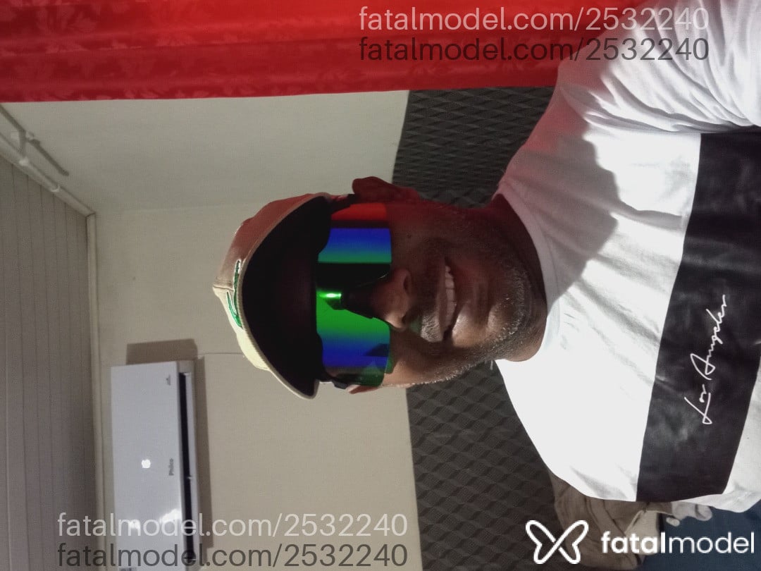Acompanhante homem morena (o) de olhos pretos em Jaraguá do Sul Acompanhante homem morena (o) de olhos pretos em Jaraguá do Sul - Morenogostoso