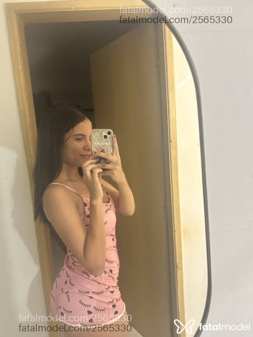 Acompanhante mulher com cabelo castanho de olhos castanhos - Domme Lis