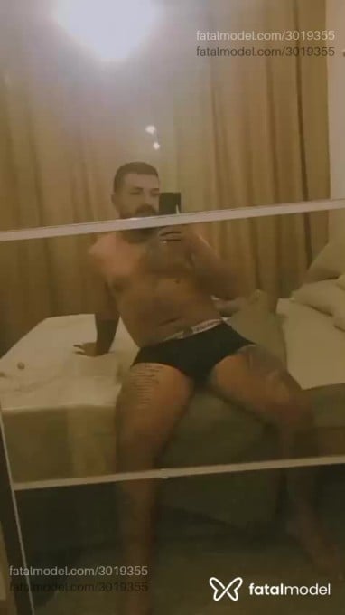 Acompanhante homem com cabelo grisalho de olhos mel em Cachoeirinha - Rodrigo
