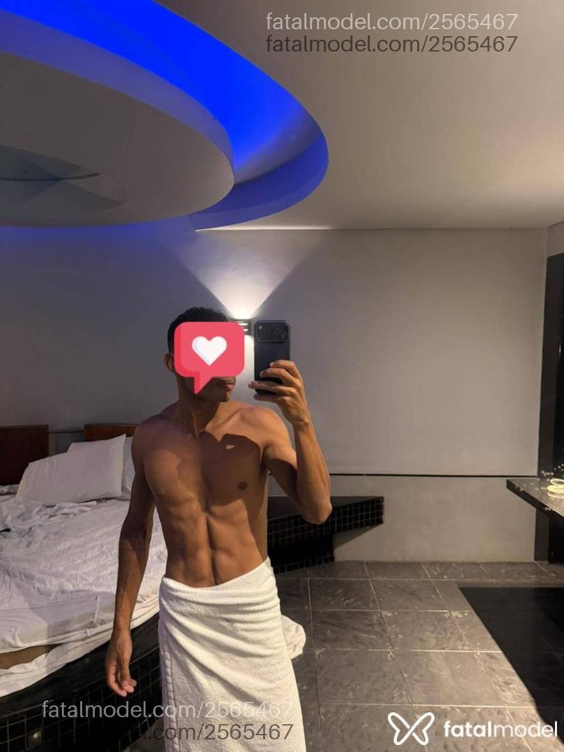 Acompanhante homem com cabelo castanho de olhos castanhos - Lucas Ferraz Acompanhante homem com cabelo castanho de olhos castanhos - Lucas Ferraz