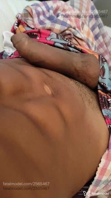 Acompanhante homem com cabelo castanho de olhos castanhos - Lucas Ferraz Acompanhante homem com cabelo castanho de olhos castanhos - Lucas Ferraz