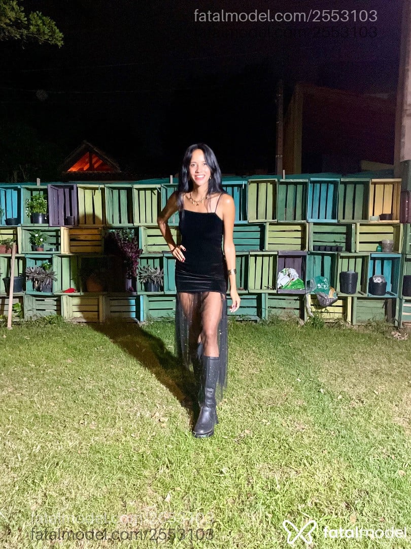 Acompanhante mulher morena (o) de olhos pretos em Virtual Acompanhante mulher morena (o) de olhos pretos em Virtual - Goddesmy