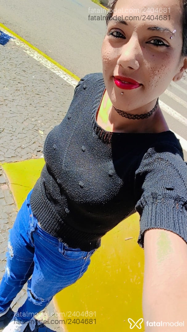 Acompanhante mulher morena (o) de olhos mel em Erechim Acompanhante mulher morena (o) de olhos mel em Erechim - Morenahh