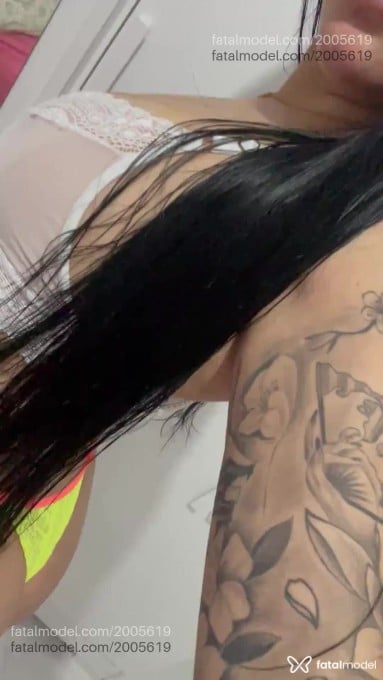 Acompanhante mulher morena (o) de olhos pretos em São José - Larissa Ferrari