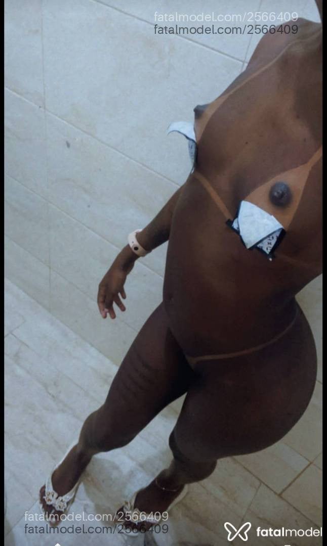 Acompanhante mulher morena (o) de olhos pretos - Sabrina