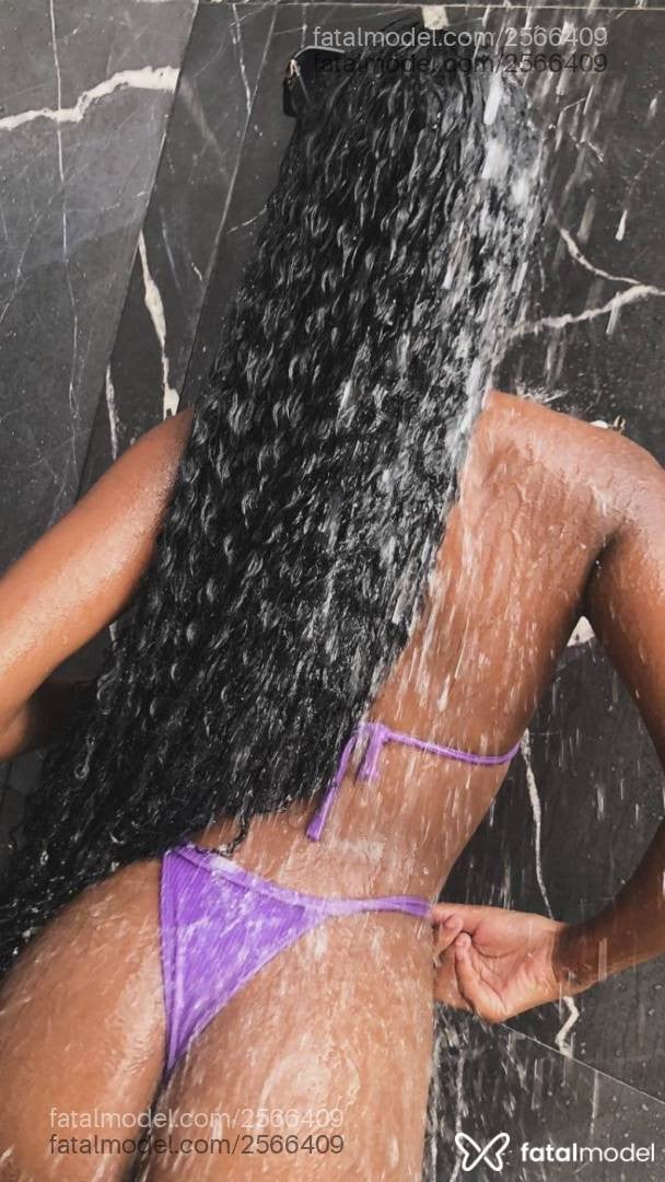 Acompanhante mulher morena (o) de olhos pretos - Madu
