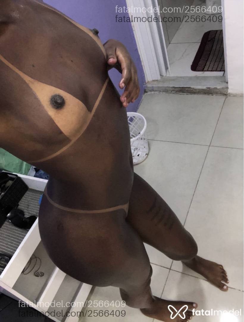 Acompanhante mulher morena (o) de olhos pretos - Madu