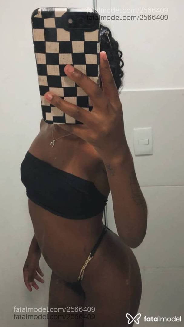 Acompanhante mulher morena (o) de olhos pretos - Madu