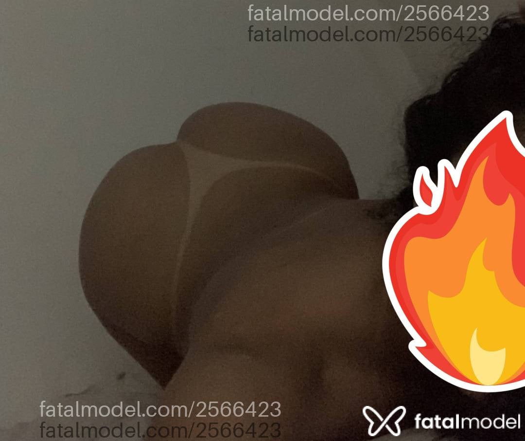 Acompanhante mulher morena (o) de olhos castanhos - Cristal Carneiro