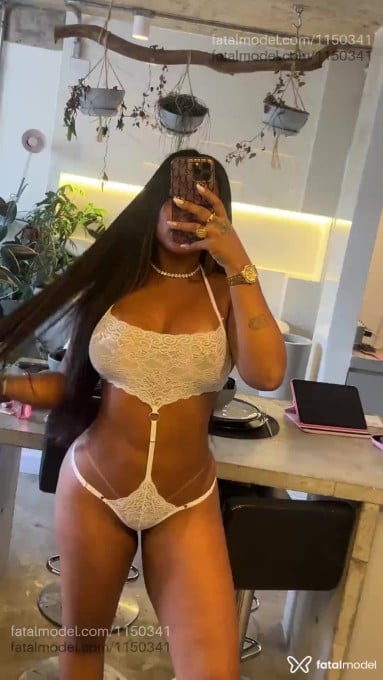 Acompanhante mulher com cabelo castanho de olhos pretos em São Paulo Acompanhante mulher com cabelo castanho de olhos pretos em São Paulo - Laura Lopes