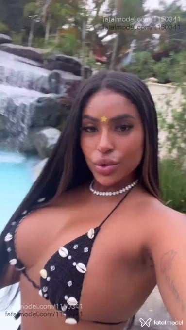 Acompanhante mulher com cabelo castanho de olhos pretos em São Paulo Acompanhante mulher com cabelo castanho de olhos pretos em São Paulo - Laura Lopes