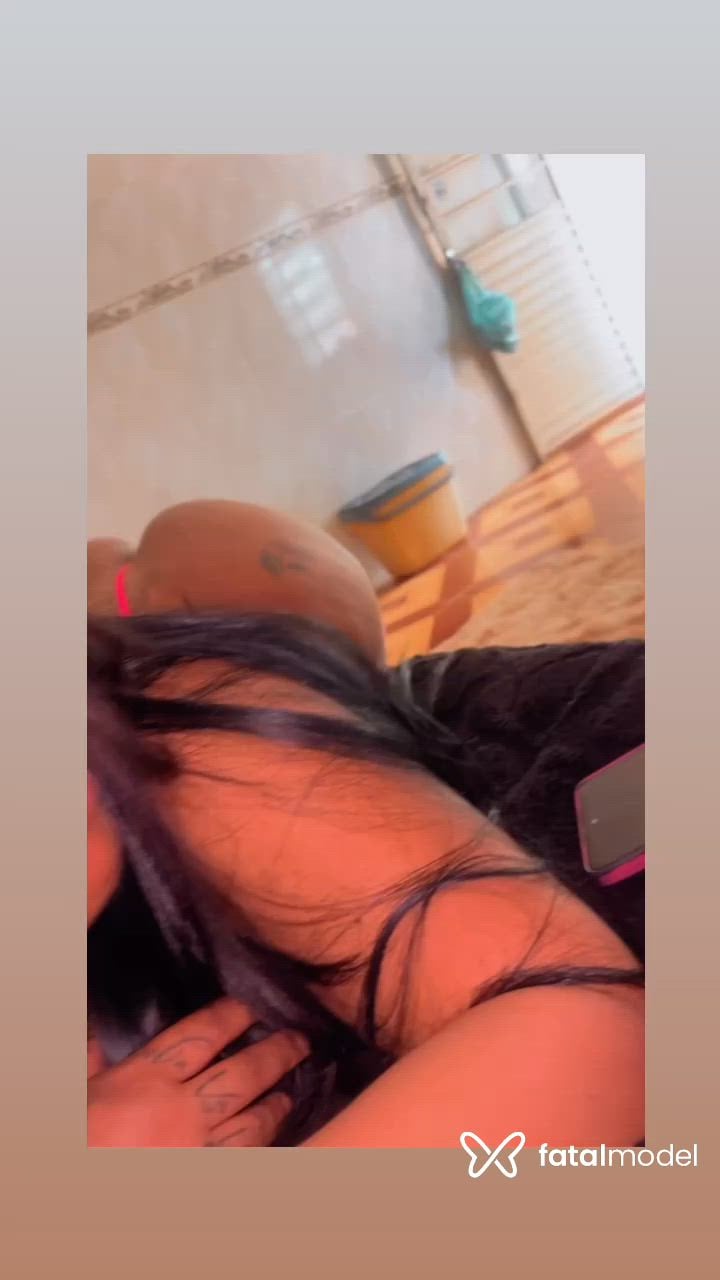 Acompanhante mulher morena (o) de olhos castanhos - Livia